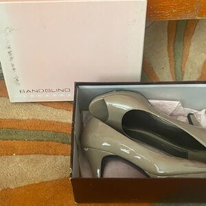 Bandolino Women's Beige Heels
